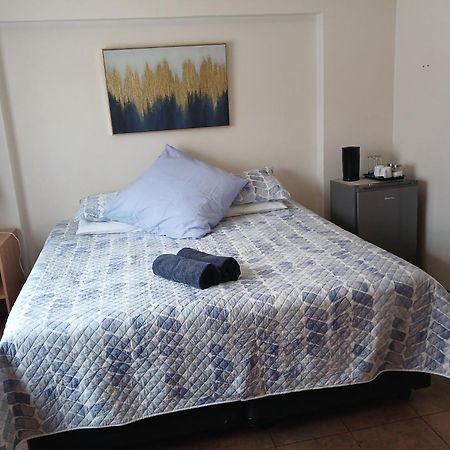 White Rose Guest House Vanderbijlpark Buitenkant foto